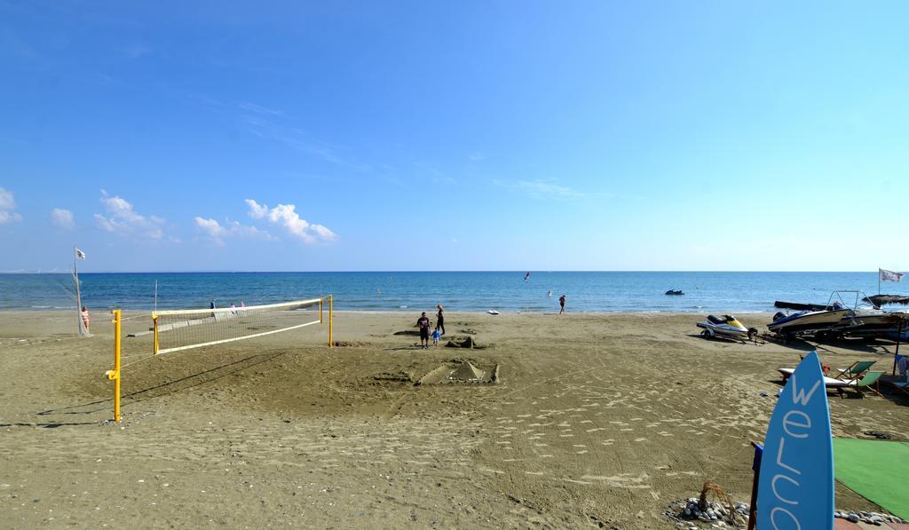 Mackenzie Blu Beach Studio Larnaca Exterior foto